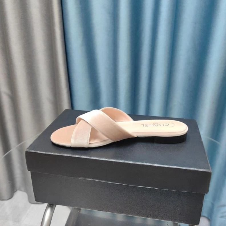 Efficient Chxnxl Slippers 122355