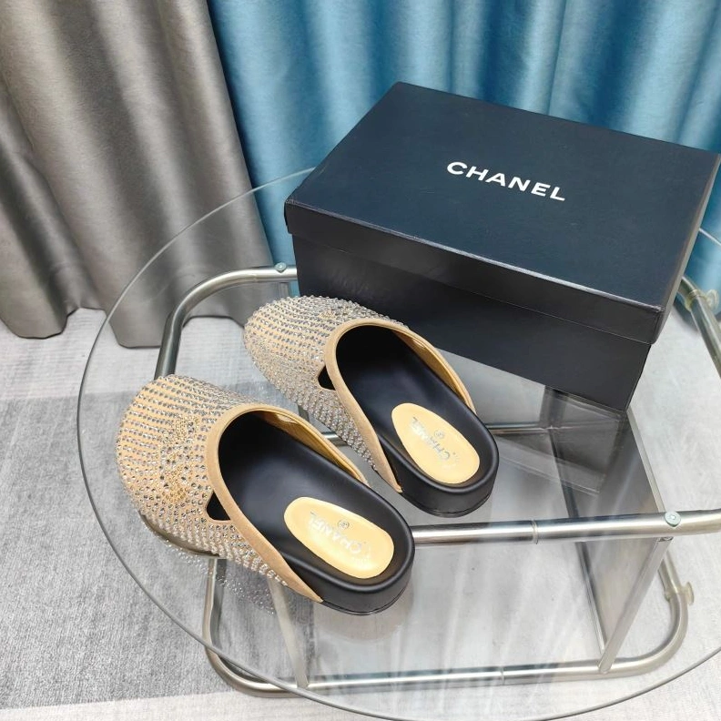 Compact Chxnxl Slippers 122366