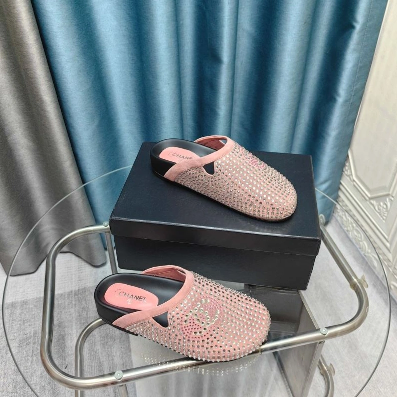 Unique Chxnxl Slippers 122349