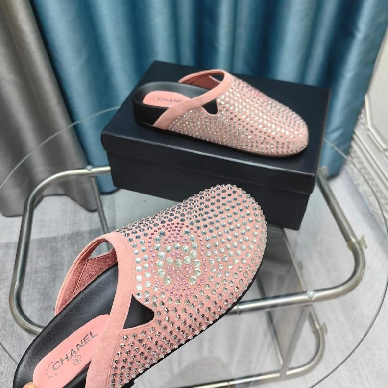 Unique Chxnxl Slippers 122349