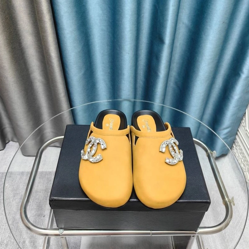 Compact Chxnxl Slippers 122353