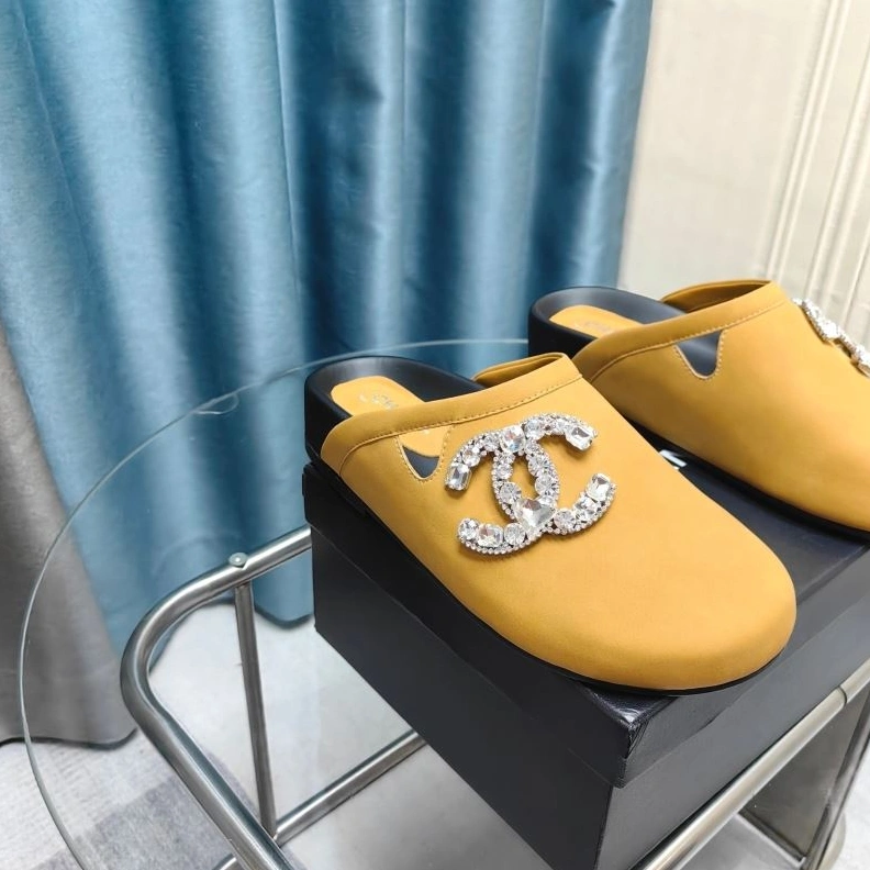 Compact Chxnxl Slippers 122353