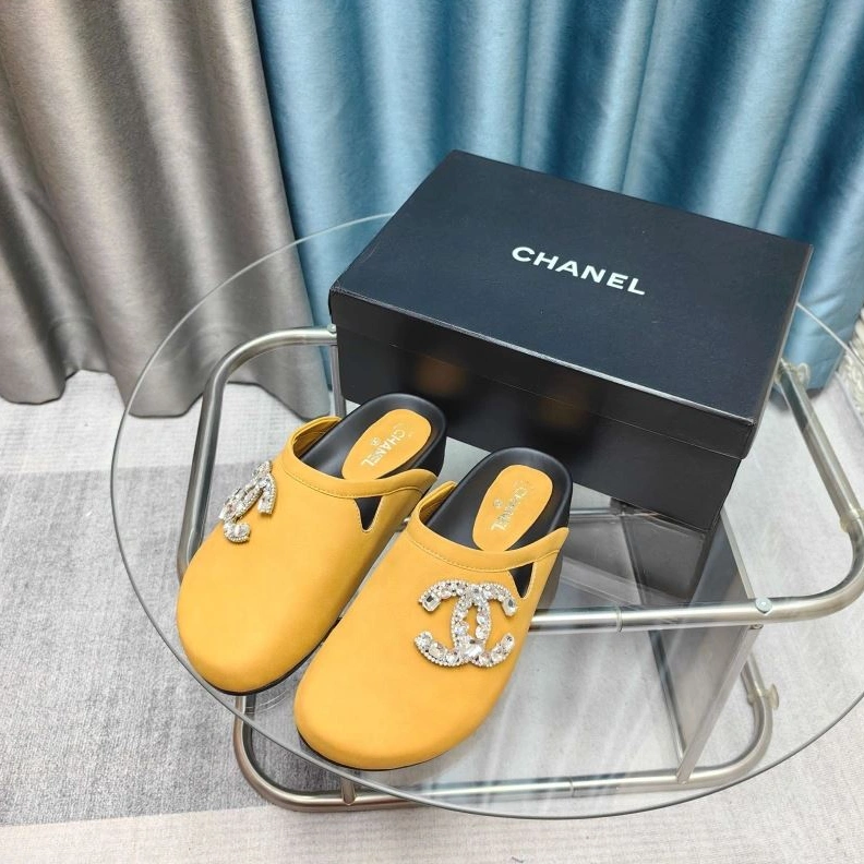 Compact Chxnxl Slippers 122353