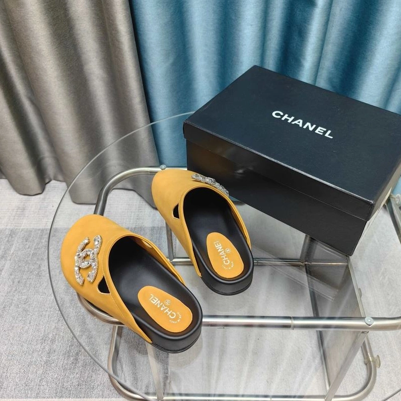 Compact Chxnxl Slippers 122353