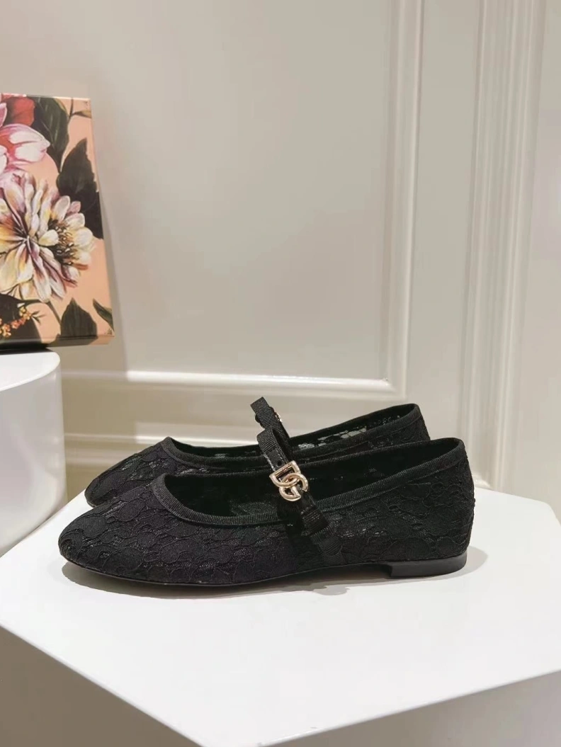 Dolce & Gabbana Flat Shoes Durable 145899
