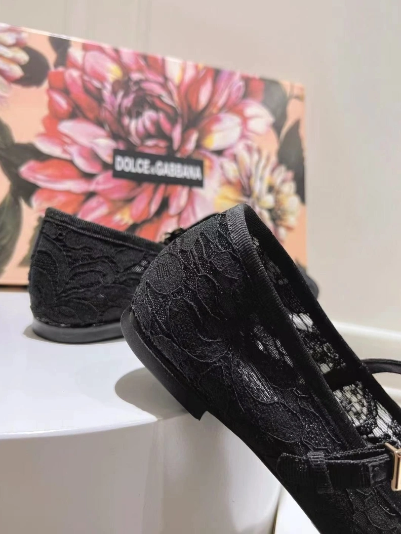 Dolce & Gabbana Flat Shoes Durable 145899