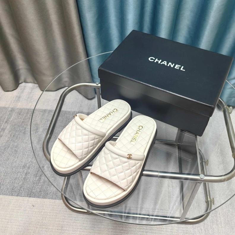 Efficient Chxnxl Slippers 121749
