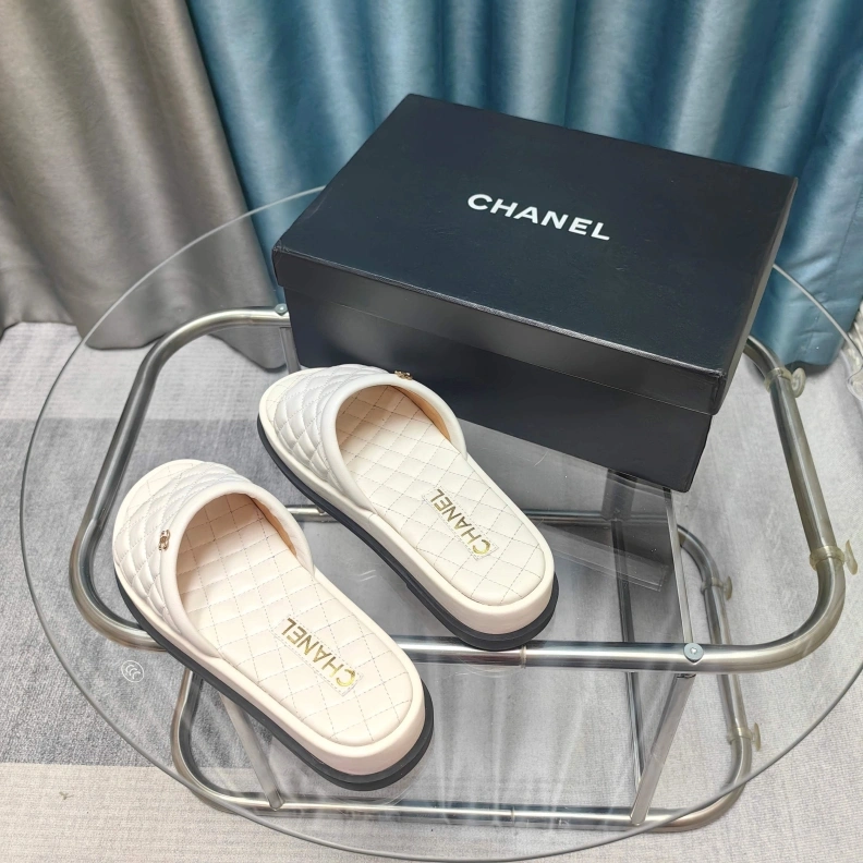 Efficient Chxnxl Slippers 121749