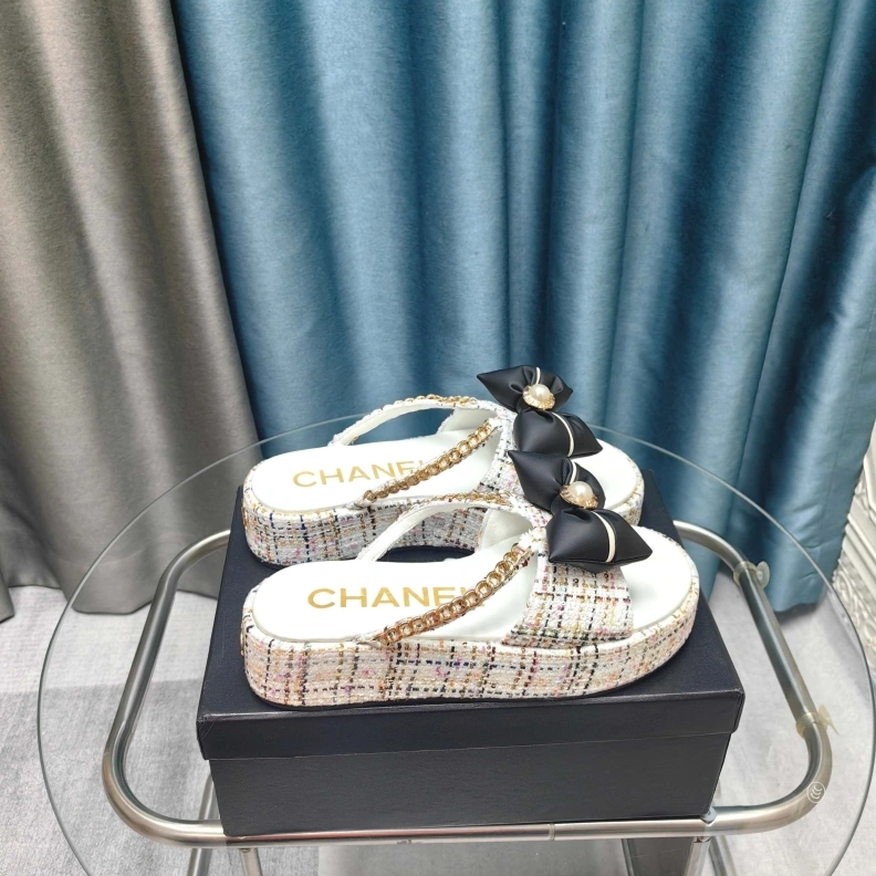 Elegant Chxnxl Slippers 121737