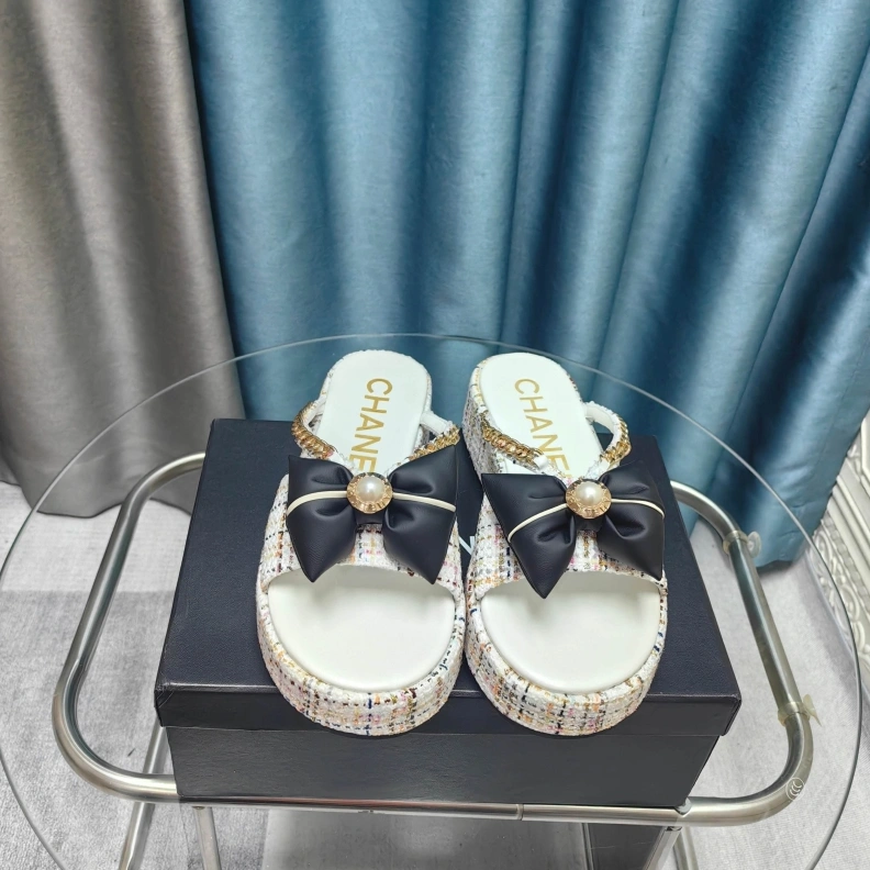 Elegant Chxnxl Slippers 121737
