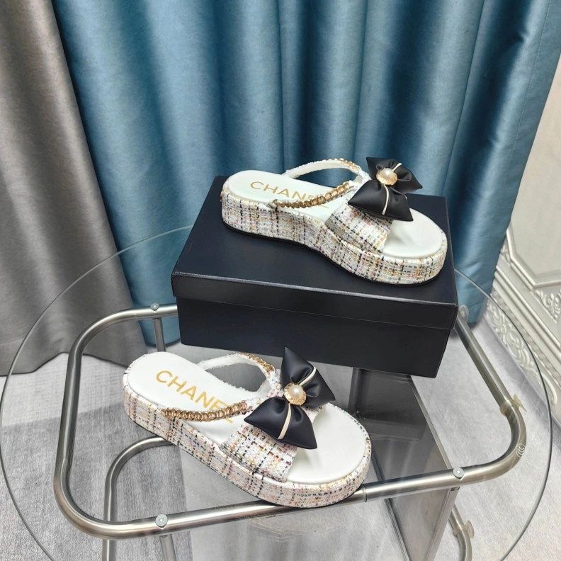 Elegant Chxnxl Slippers 121737