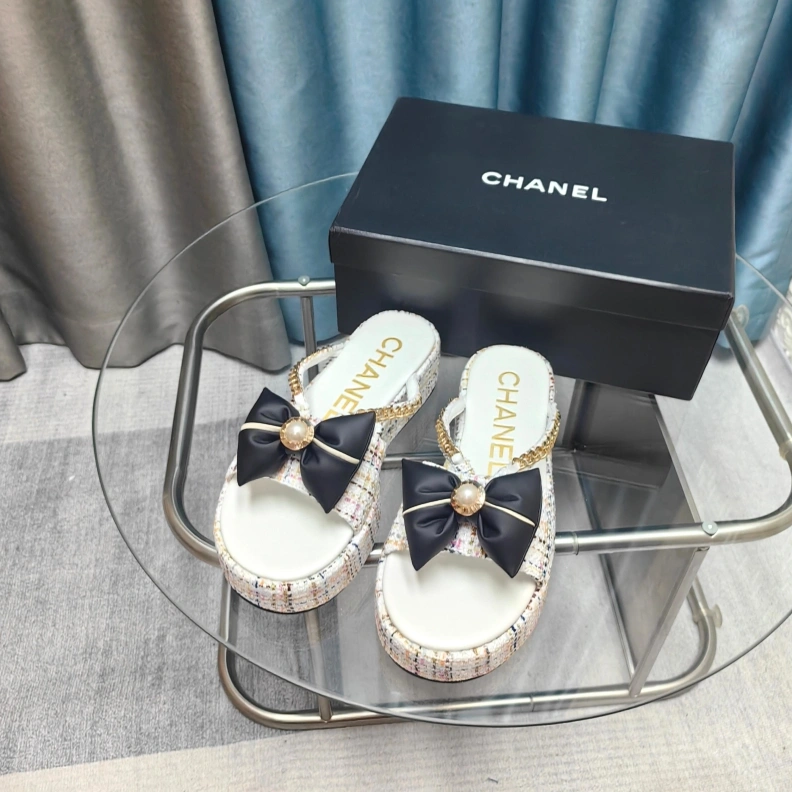 Elegant Chxnxl Slippers 121737
