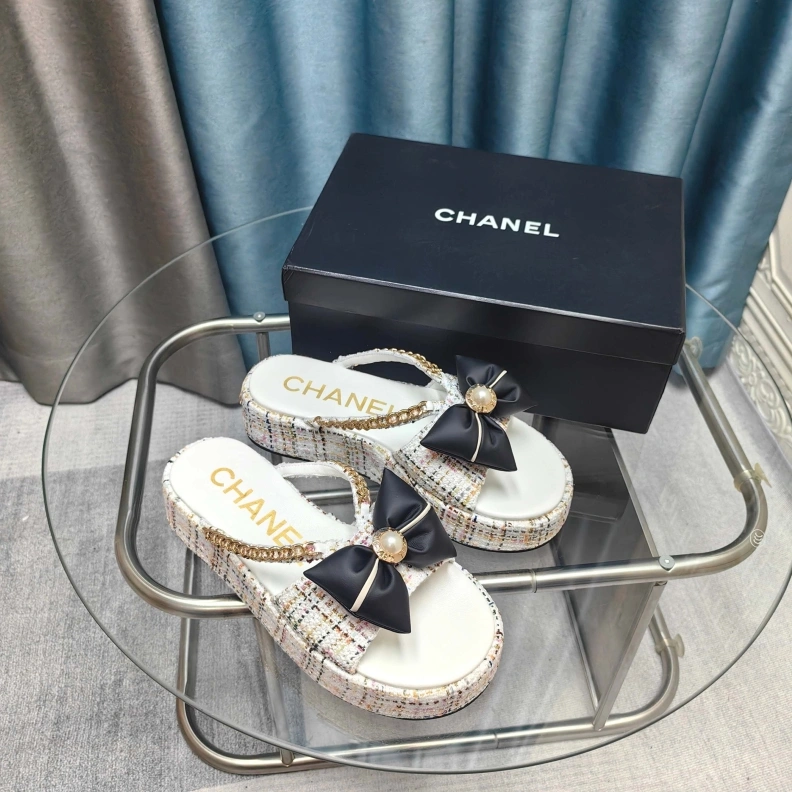 Elegant Chxnxl Slippers 121737