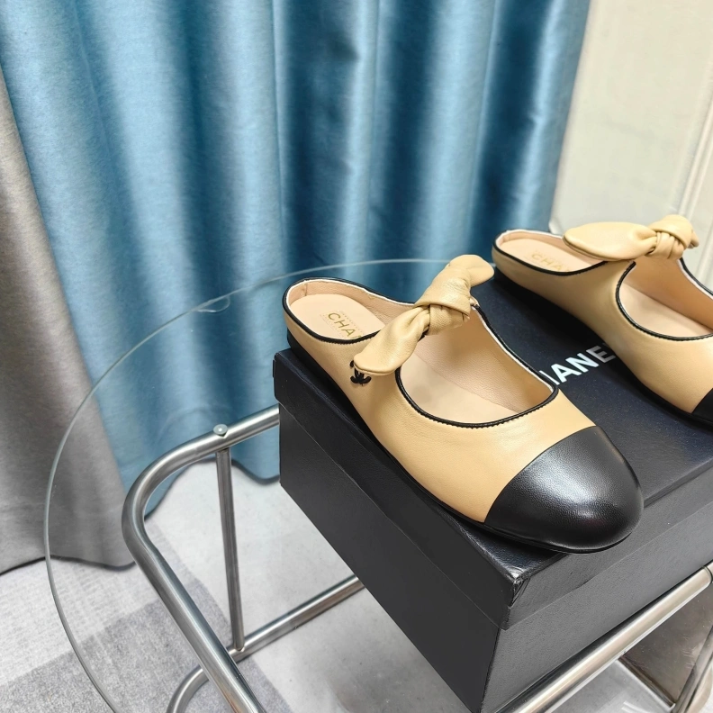 Classic Chxnxl Slippers 121733