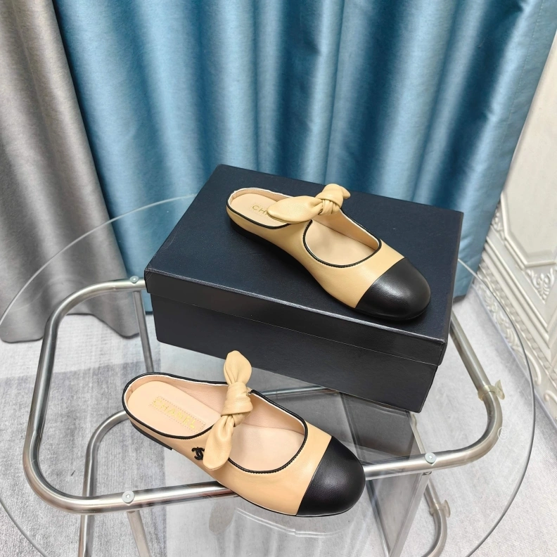 Classic Chxnxl Slippers 121733