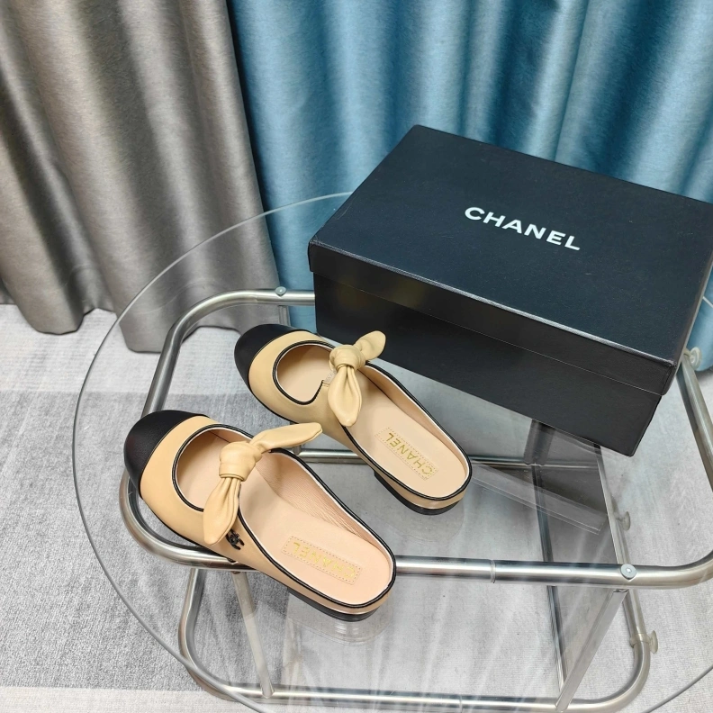 Classic Chxnxl Slippers 121733