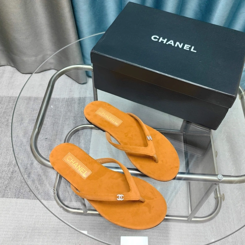 Durable Chxnxl Slippers 121729