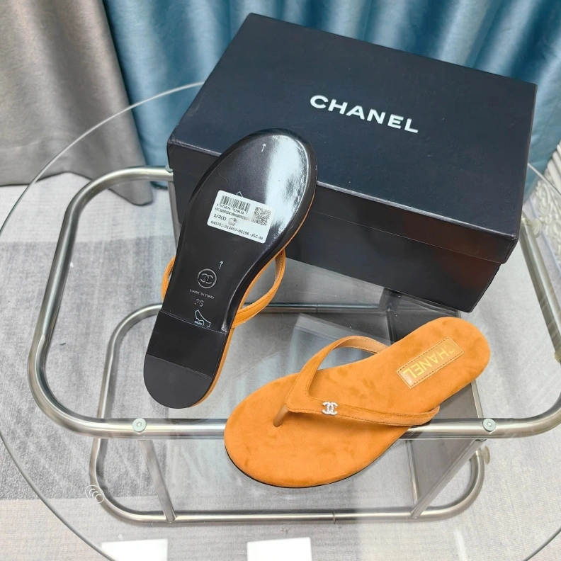 Durable Chxnxl Slippers 121729