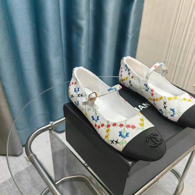 Popular Chxnxl Slippers 121722