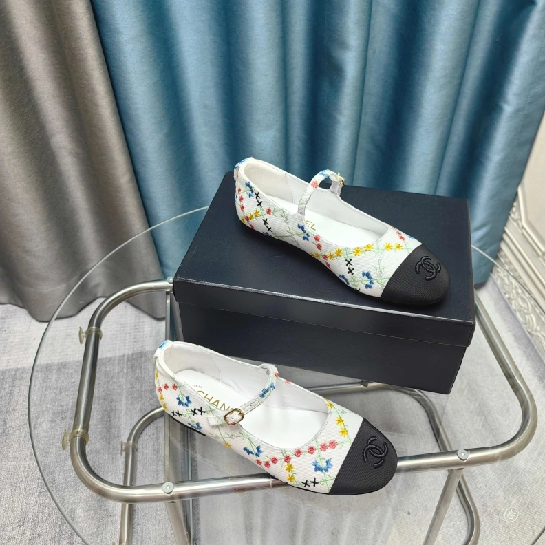 Popular Chxnxl Slippers 121722