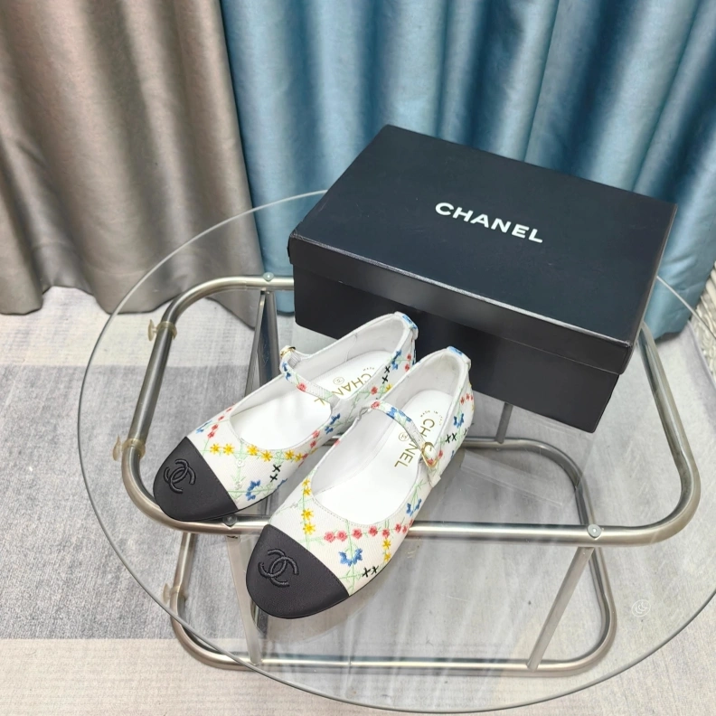 Popular Chxnxl Slippers 121722