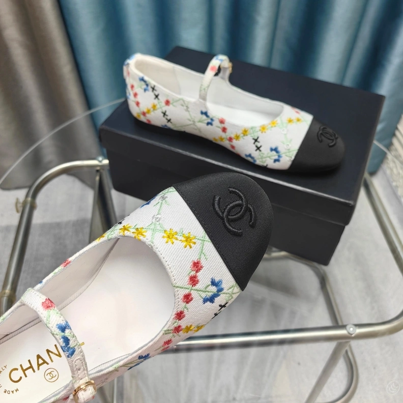 Popular Chxnxl Slippers 121722
