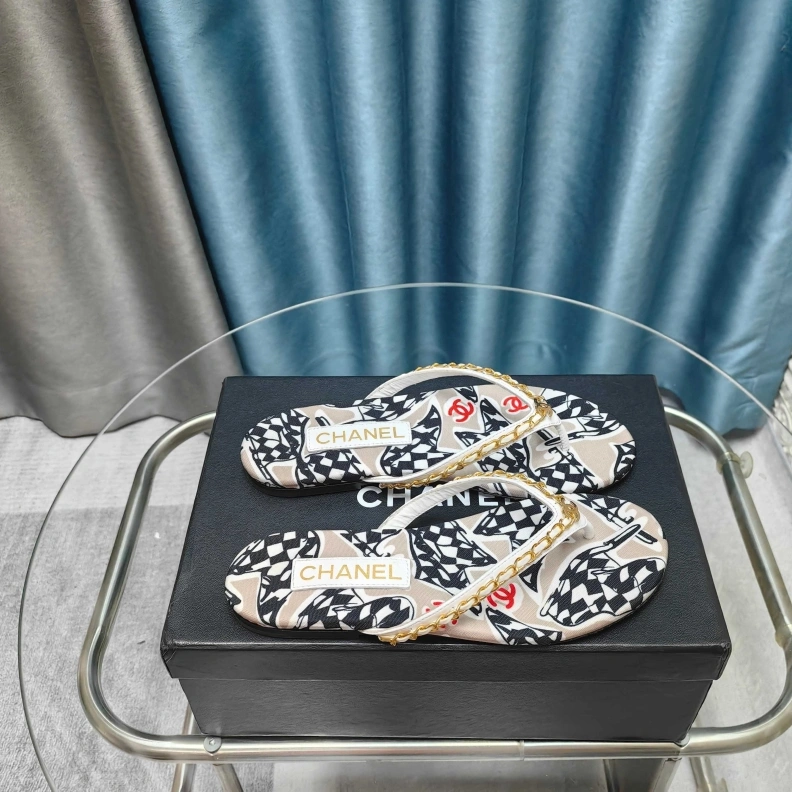 Sophisticated Chxnxl Slippers 121721