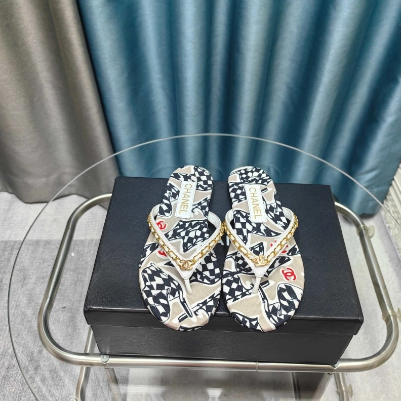 Sophisticated Chxnxl Slippers 121721