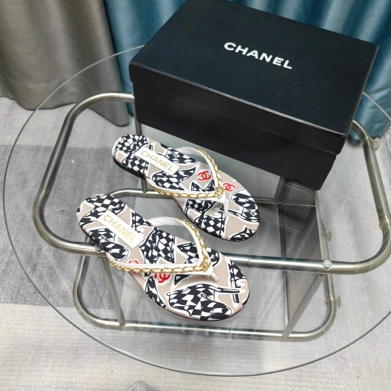 Sophisticated Chxnxl Slippers 121721