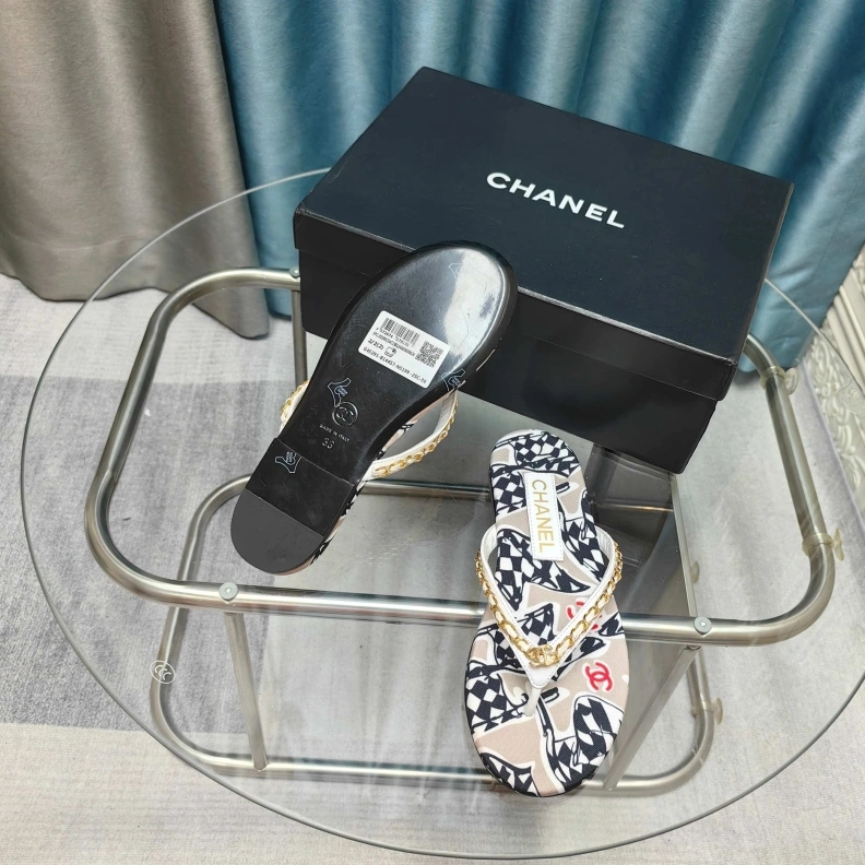 Sophisticated Chxnxl Slippers 121721