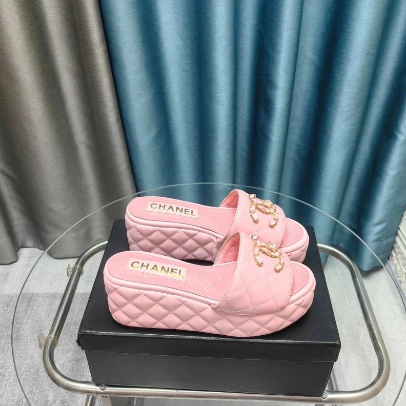 Cozy Chxnxl Slippers 121710
