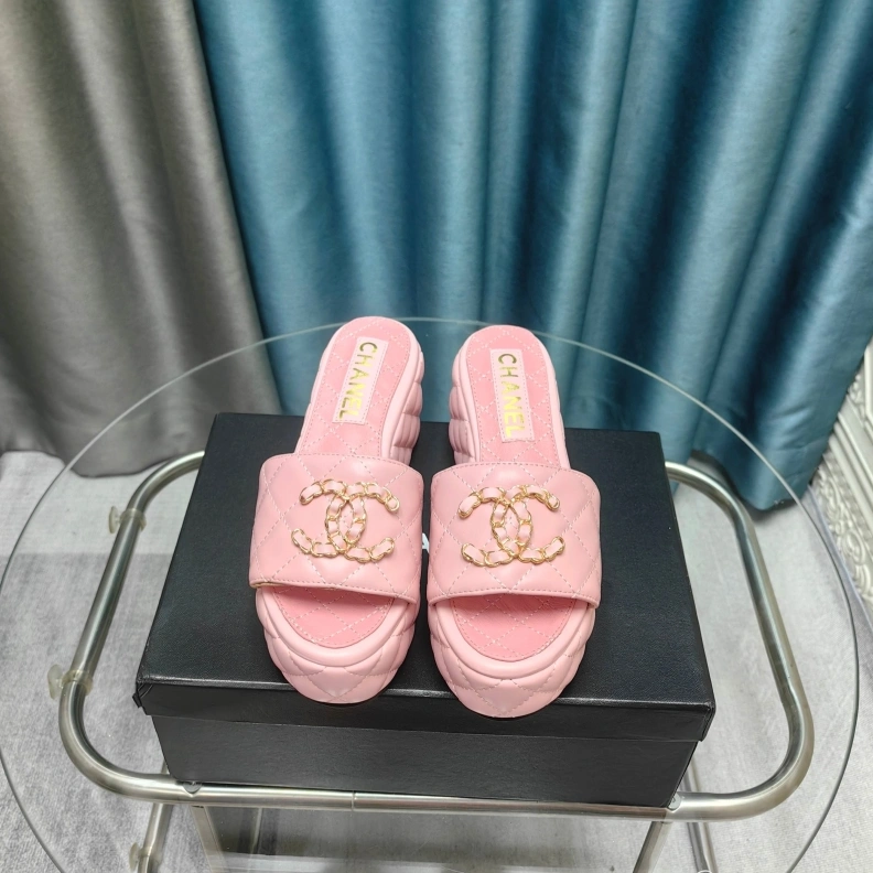 Cozy Chxnxl Slippers 121710