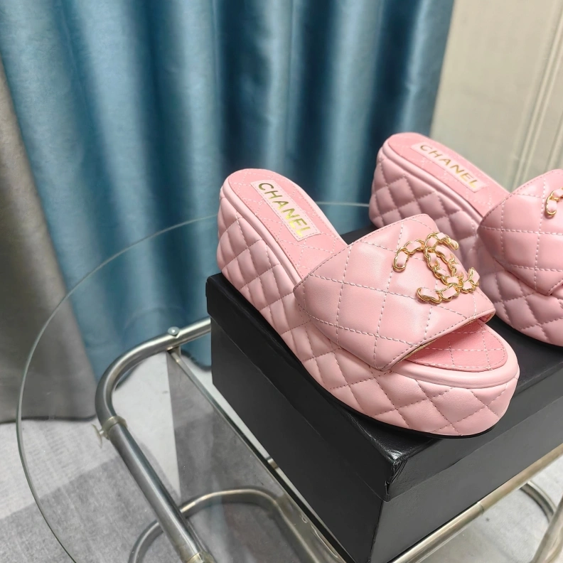 Cozy Chxnxl Slippers 121710