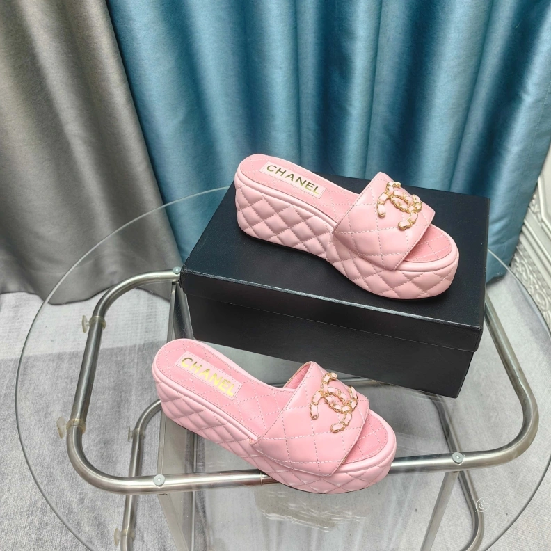 Cozy Chxnxl Slippers 121710
