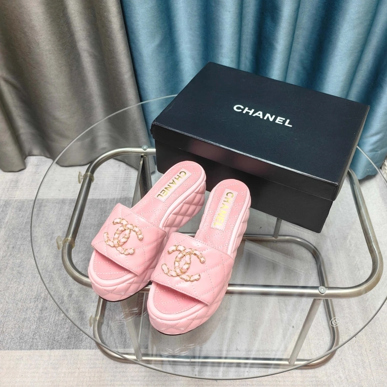 Cozy Chxnxl Slippers 121710