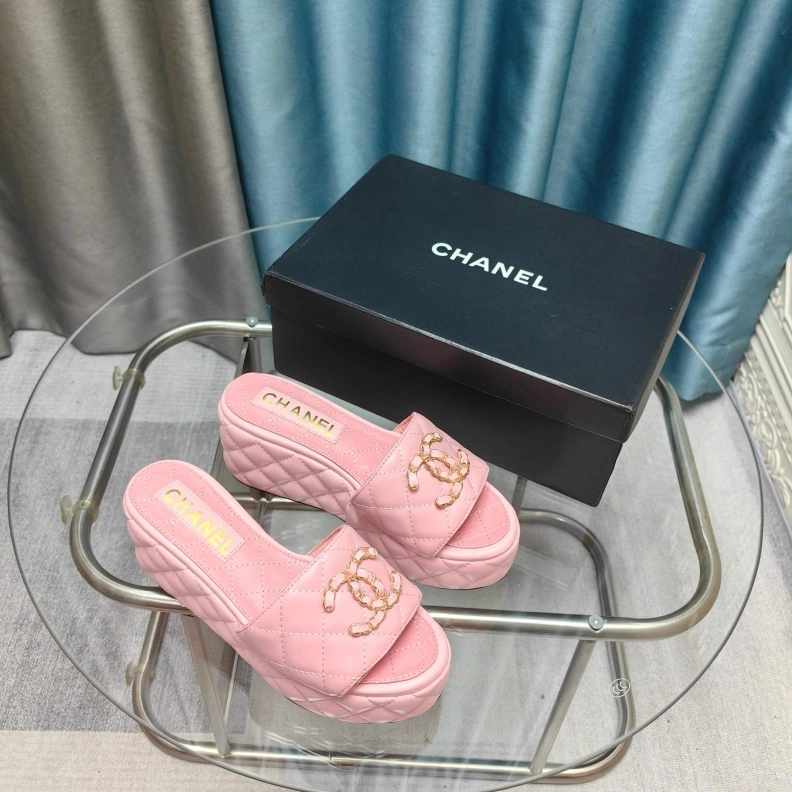 Cozy Chxnxl Slippers 121710