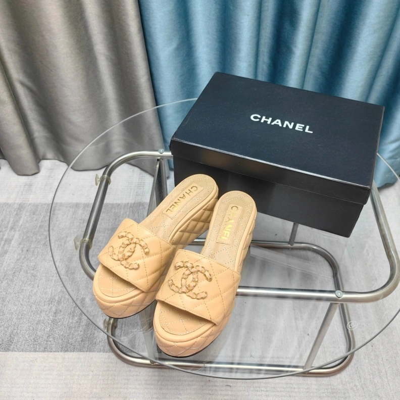 Flexible Chxnxl Slippers 121708