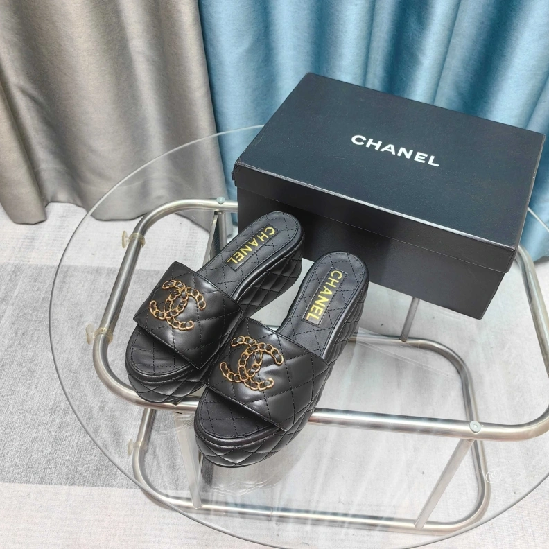 Trendy Chxnxl Slippers 121705