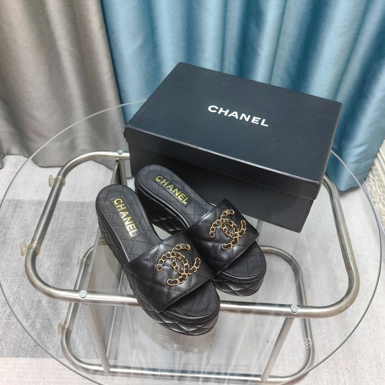 Trendy Chxnxl Slippers 121705