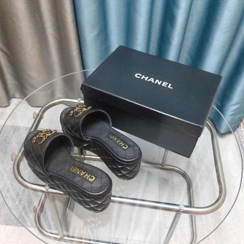 Trendy Chxnxl Slippers 121705
