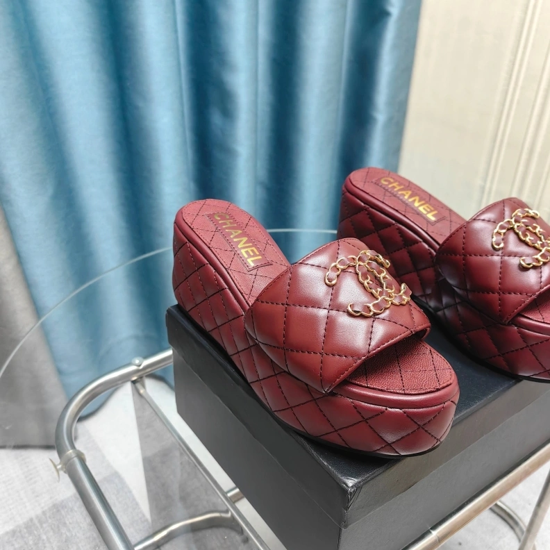 AllSeason Chxnxl Slippers 121715