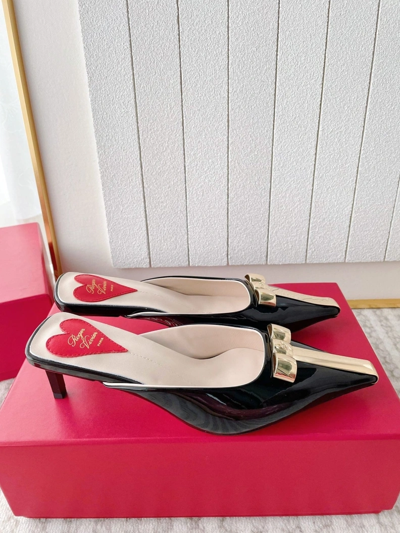 Gxvxnchy Sandals Sleek 153031