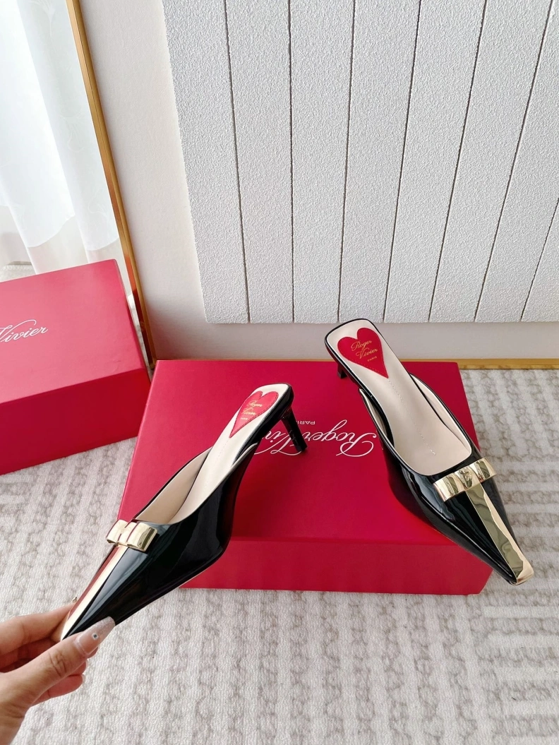 Gxvxnchy Sandals Sleek 153031