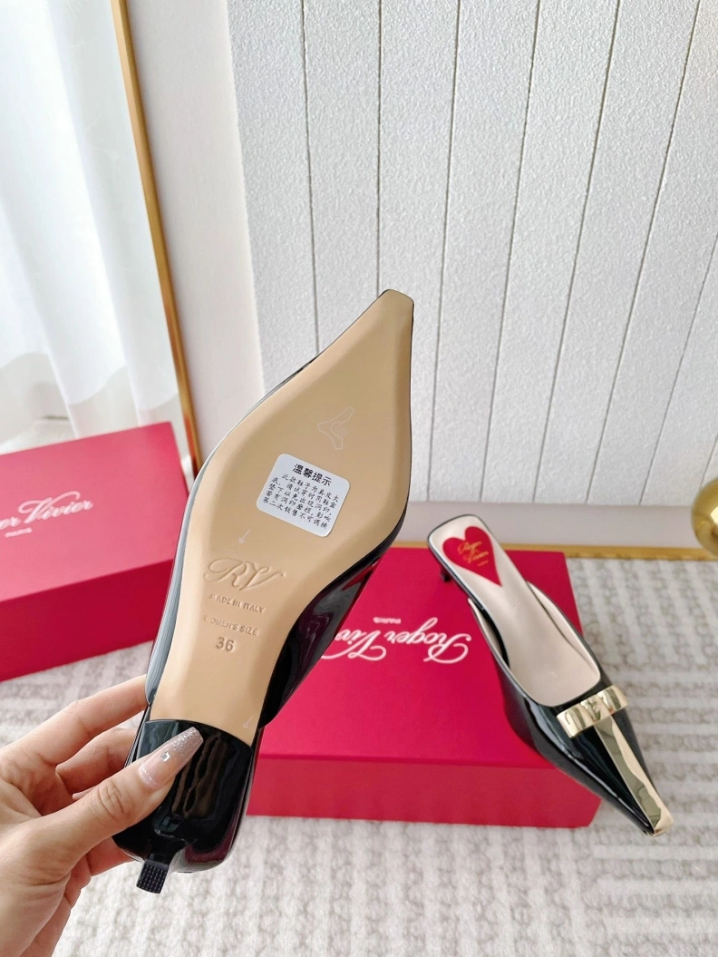 Gxvxnchy Sandals Sleek 153031