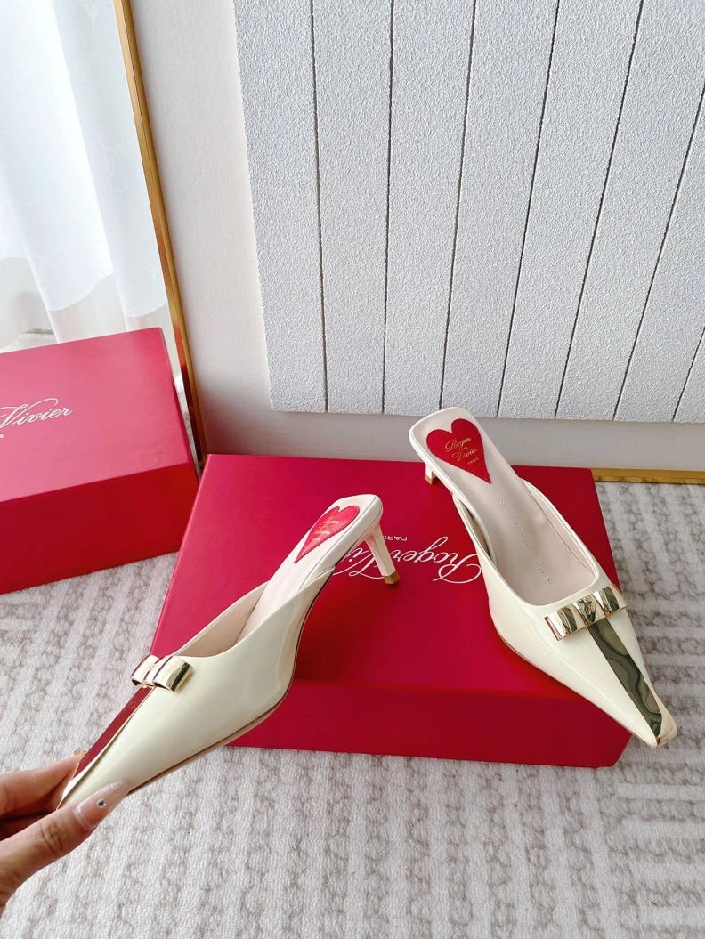 Cozy Gxvxnchy Sandals 153051