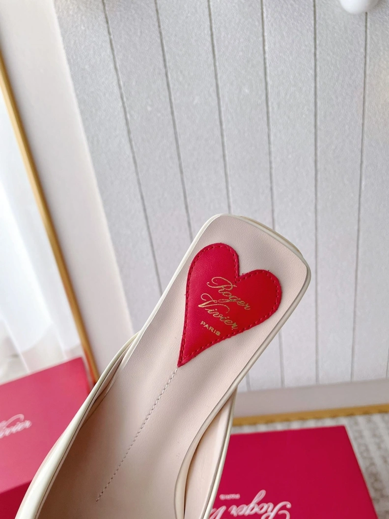Cozy Gxvxnchy Sandals 153051