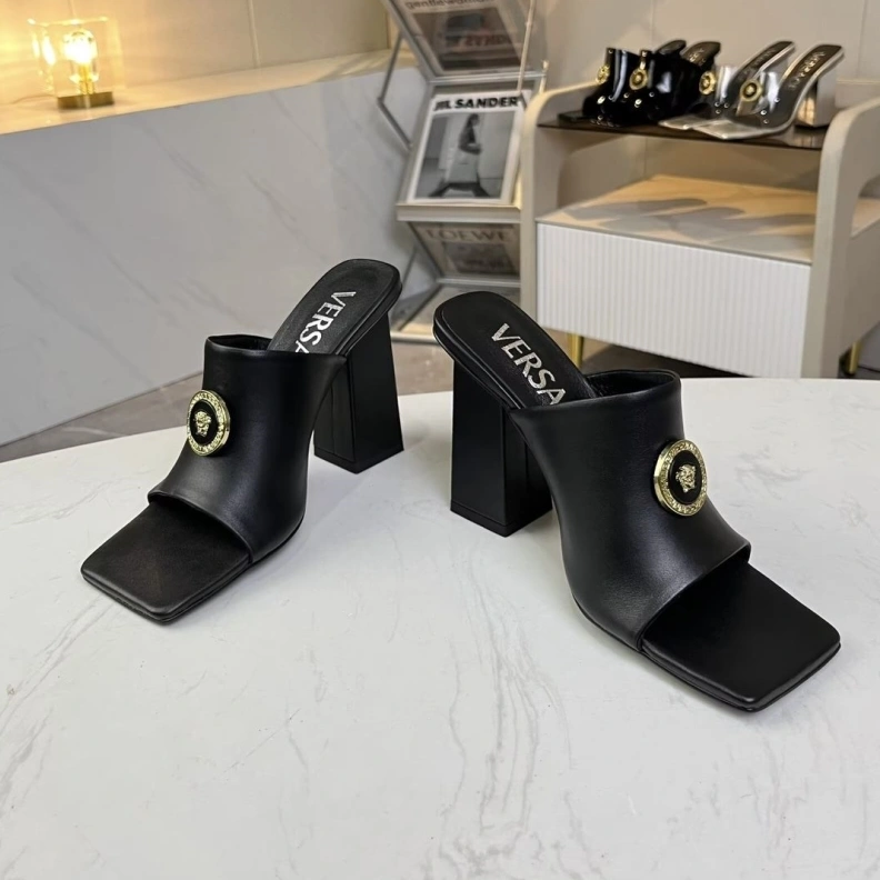 Classic Gxvxnchy Sandals 153026