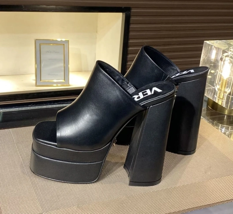 Refined Gxvxnchy Sandals 153020