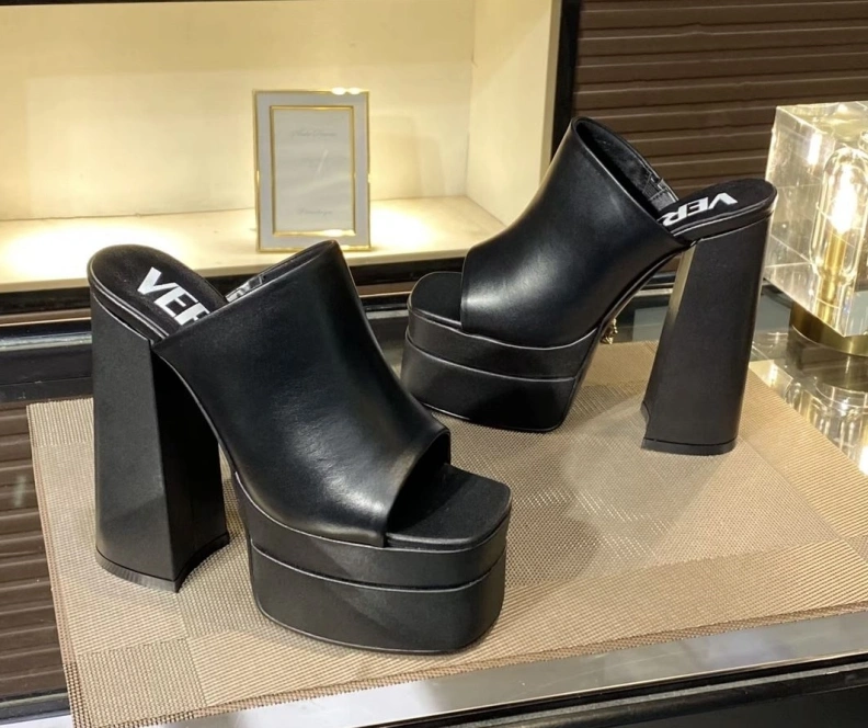 Refined Gxvxnchy Sandals 153020