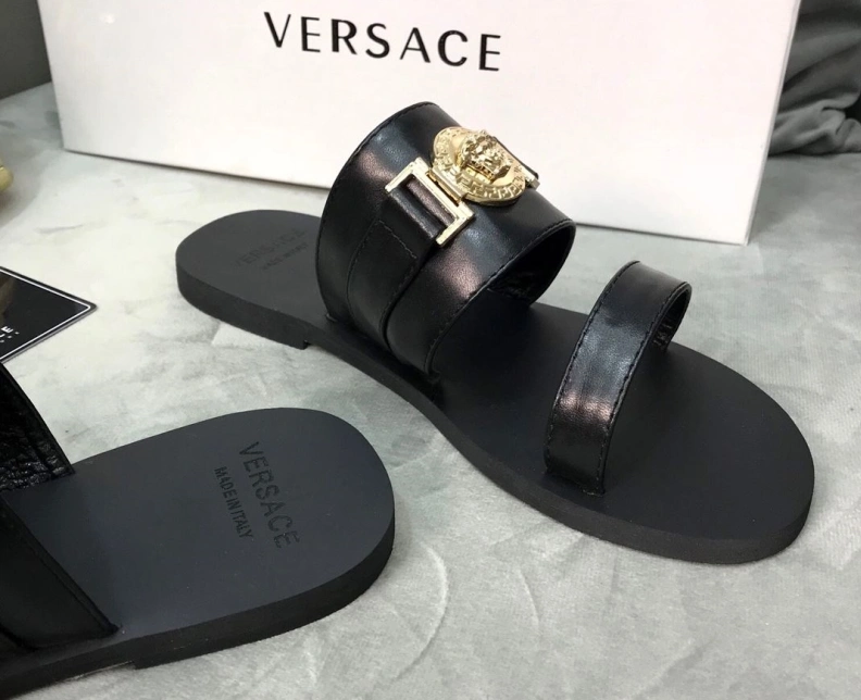 WellDesigned Gxvxnchy Slippers 152901